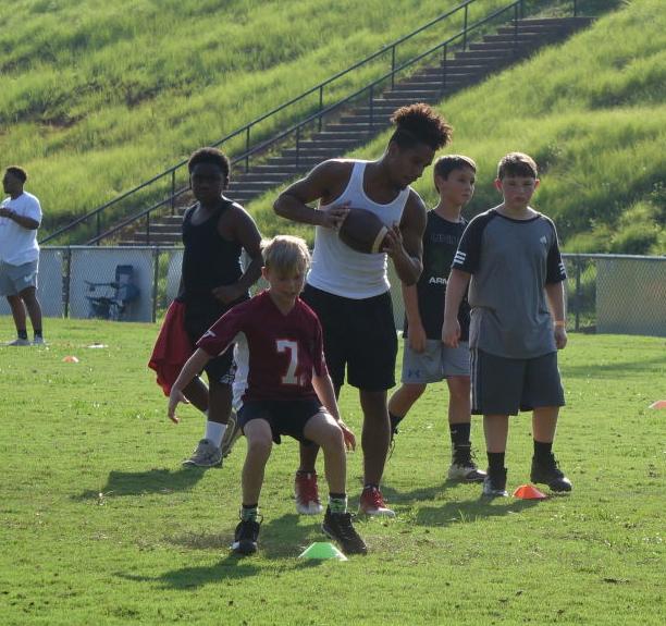 Magna Vista football camp